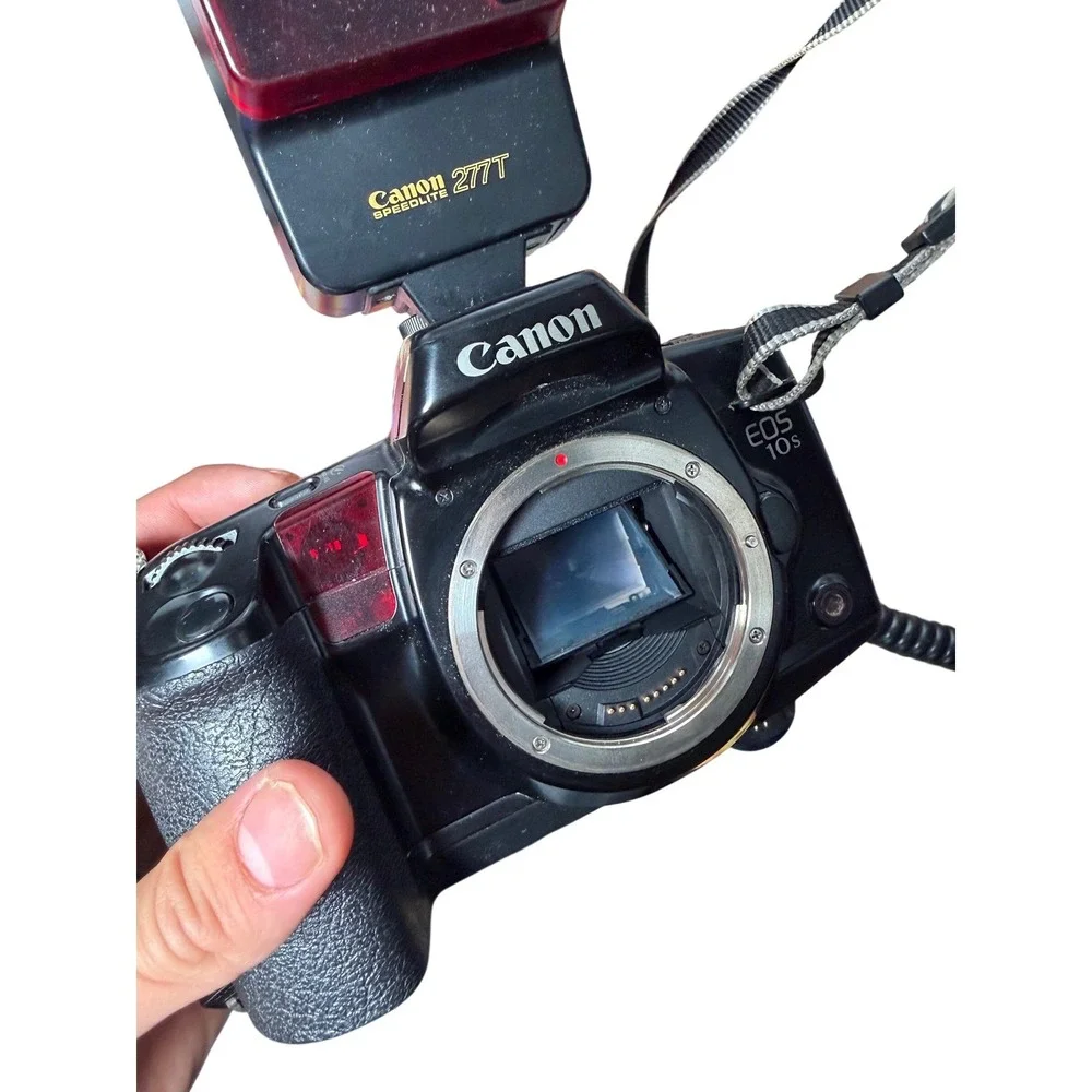 Canon EOS 10s 35mm SLR Film Camera Body Canon 277T Flash Quantaray Flash Bundle